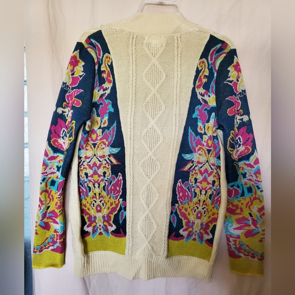 Coco & Main Retro Looking Cardigan Sweater w/Floral Sleeves - Picture 4 of 8